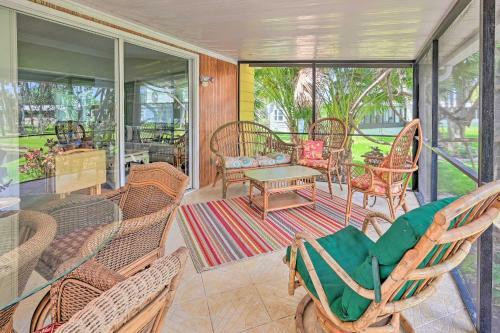 Colorful Ellenton Escape With Lanai And Pond View