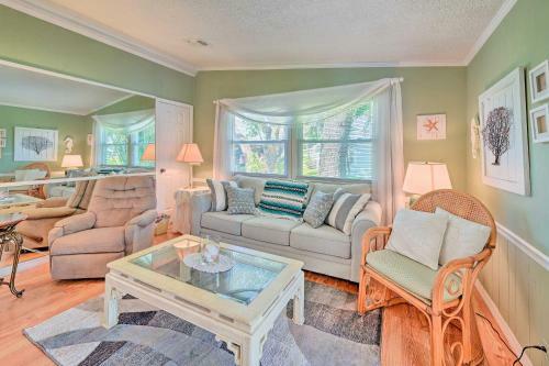 Colorful Ellenton Escape With Lanai And Pond View