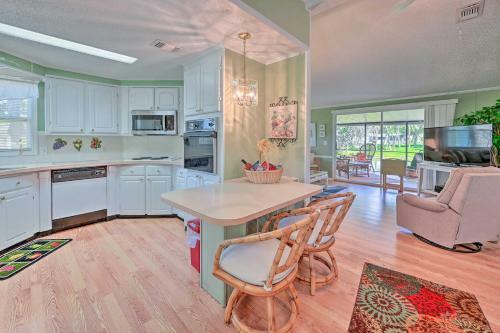 Colorful Ellenton Escape With Lanai And Pond View
