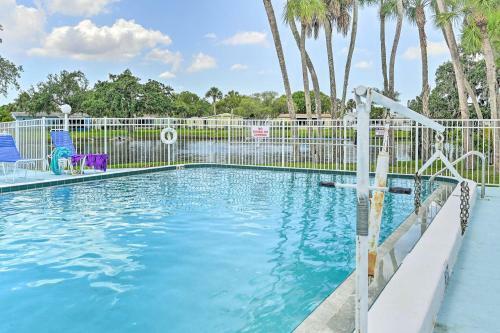 Colorful Ellenton Escape With Lanai And Pond View