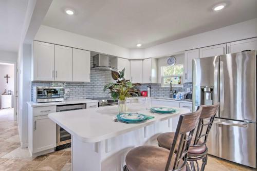 Newly Remodeled Gem On Homosassa River Canal!