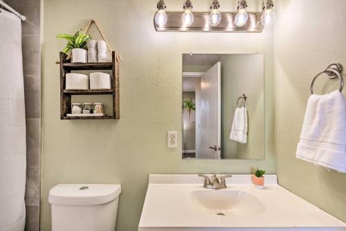 Apartamento Chic Fort Walton Condo About 2 Blocks To Beach!