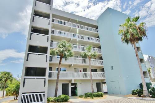 Water View 404