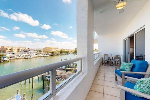 Sun West Palms 202