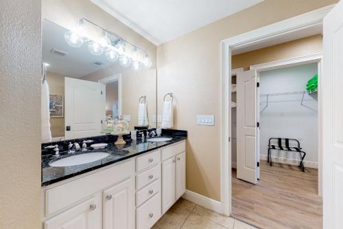 Sun West Palms 202