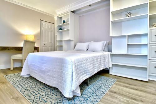 Lighthouse Pointe 502