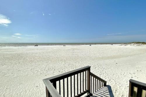 Lighthouse Pointe 502