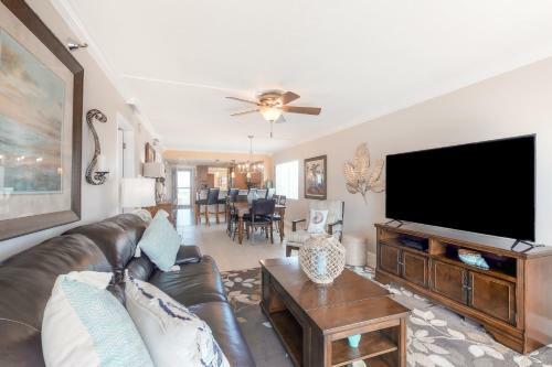 Water View 402