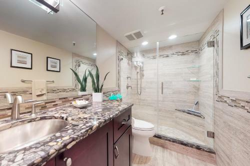 Lighthouse Pointe 402