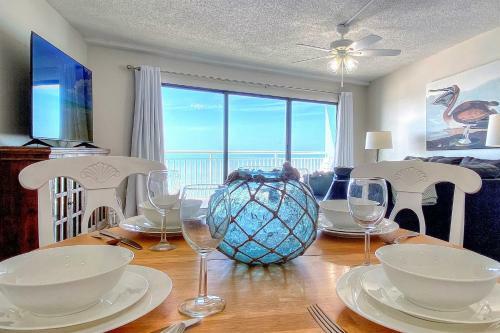 Chateaux Sunset Suites 408