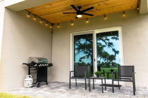 4 Bedroom Home In Downtown, 5 Min From The Beach.