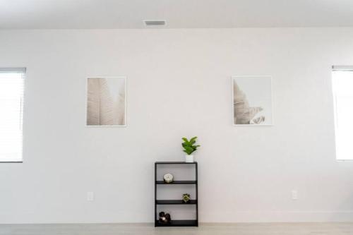 4 Bedroom Home In Downtown, 5 Min From The Beach.