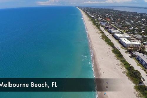 4 Bedroom Home In Downtown, 5 Min From The Beach.
