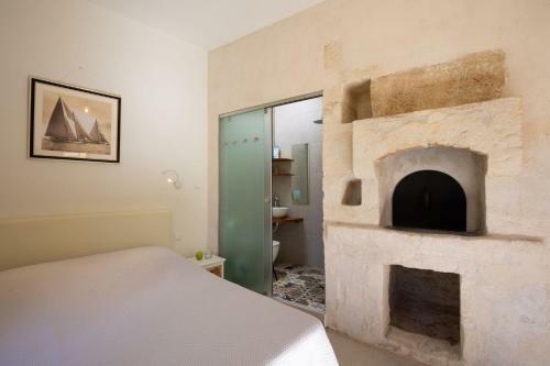 Byblos Villa Walking Distance To Everything W/heated Pool & Bbq