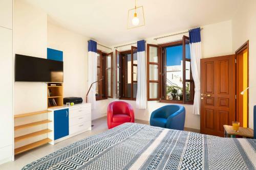 Byblos Villa Walking Distance To Everything W/heated Pool & Bbq