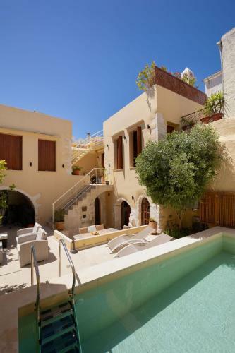 Byblos Villa Walking Distance To Everything W/heated Pool & Bbq