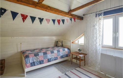 Amazing Home In Unden�s With 3 Bedrooms