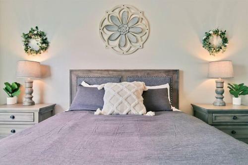 Gorgeous 3 Bedroom Private Custom Home In Central Meridian