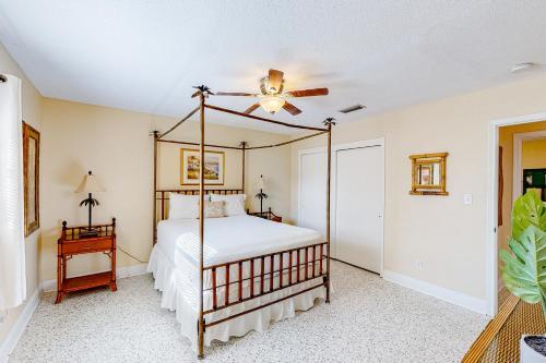 Bungalow By The Sea Unit B