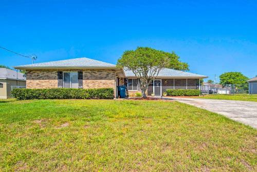 Spring Hill Bungalow With Heated Pool And Lanai!