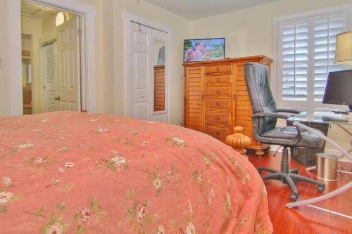 Detlow's Treasured Cottages 4
