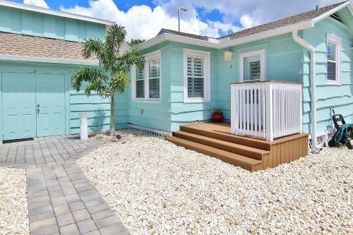 Detlow's Treasured Cottages 3