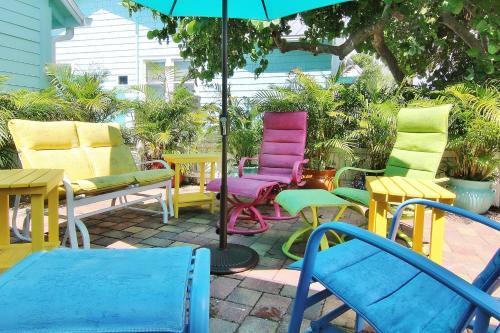 Detlow's Treasured Cottages 3