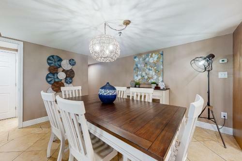 Anglers Cove 306