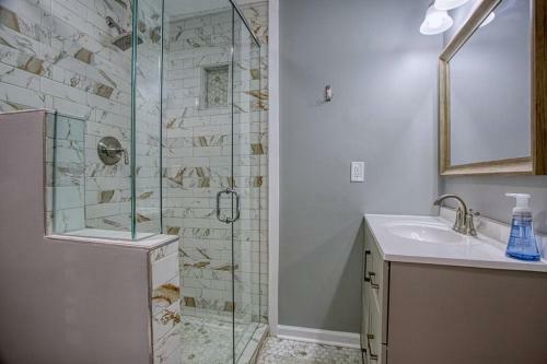 Amazing. 3bd 2ba +selfie Room. Close To Downtown Atl