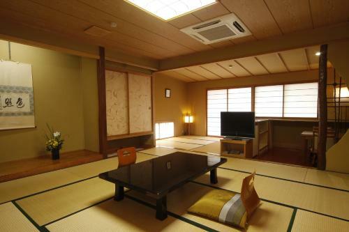 Tsuki No Shizuka