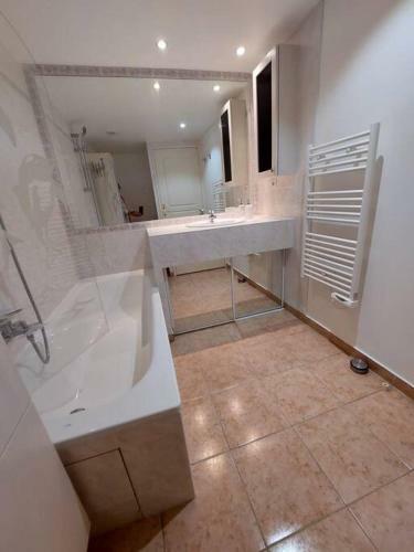 Apartamento Appartement T3 Agr�able, Proche Centre Et Plage.
