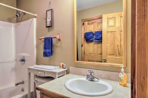 Peaceful Ellijay Cabin With Grill, Resort Pool!