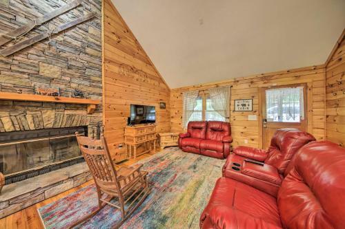 Peaceful Ellijay Cabin With Grill, Resort Pool!