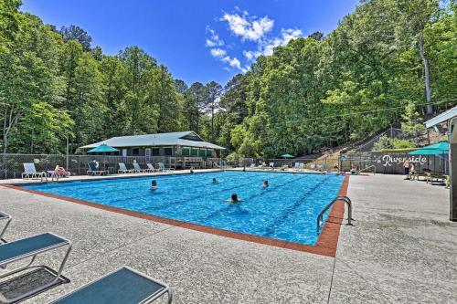 Peaceful Ellijay Cabin With Grill, Resort Pool!
