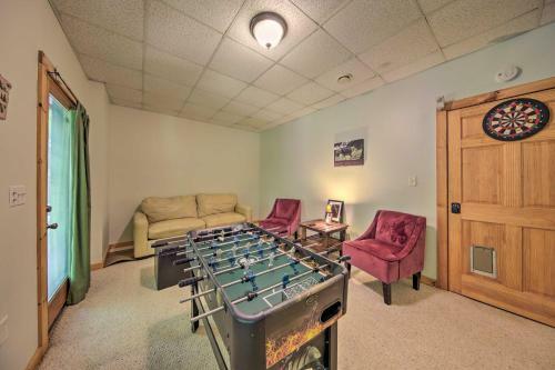 Peaceful Ellijay Cabin With Grill, Resort Pool!