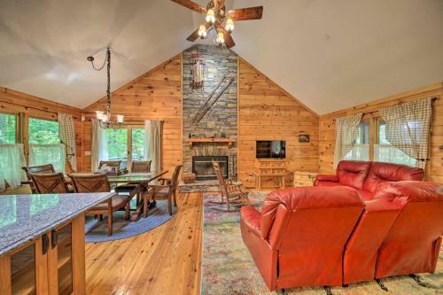 Peaceful Ellijay Cabin With Grill, Resort Pool!