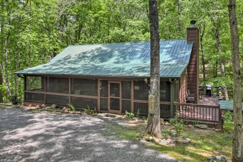 Peaceful Ellijay Cabin With Grill, Resort Pool!