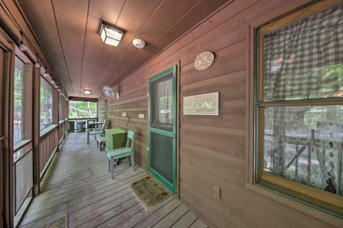 Peaceful Ellijay Cabin With Grill, Resort Pool!