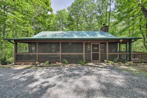 Peaceful Ellijay Cabin With Grill, Resort Pool!