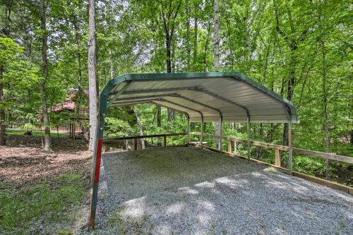 Peaceful Ellijay Cabin With Grill, Resort Pool!