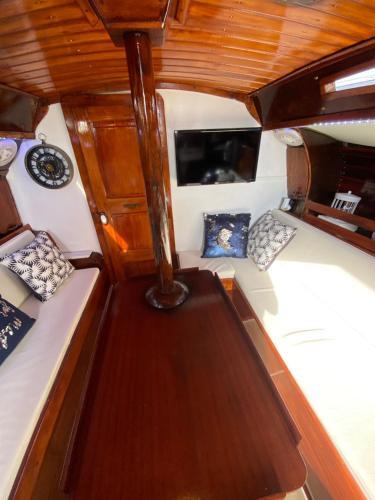 Private Sailing Boat Heart Of City