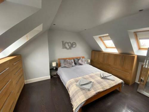 Largs Luxury Seaside Home With Hot Tub