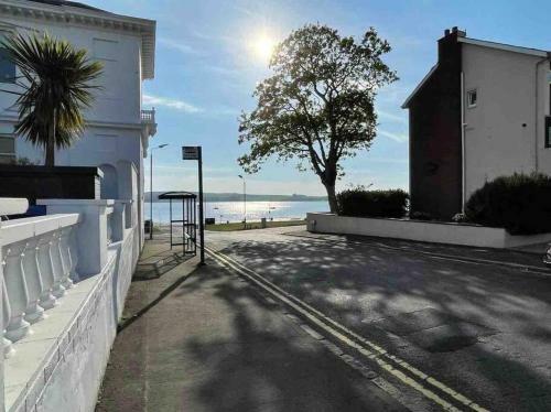 Largs Luxury Seaside Home With Hot Tub