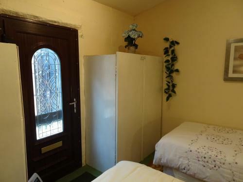 Hostal Charles Inn