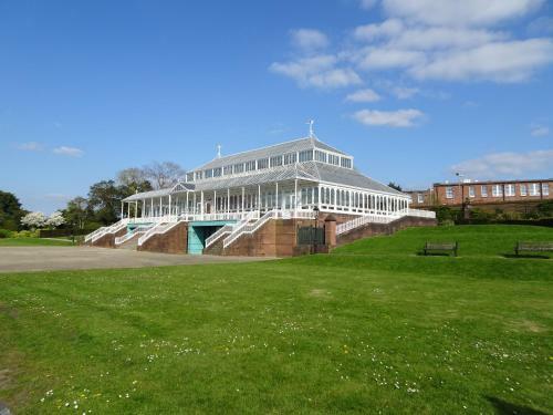 Hostal Charles Inn