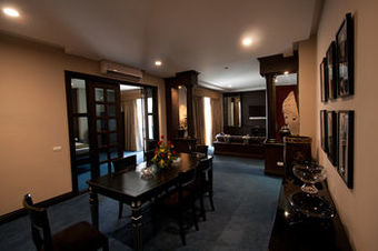Lewis Grand Hotel