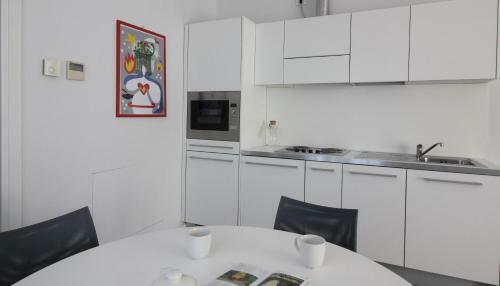 Biondelli Halldis Apartments