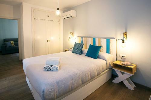 Bright & Quiet Apartment Malaga Center