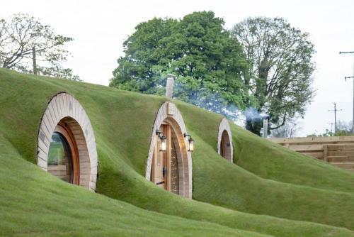 Quackers Hobbit House, The Little Shire, Nr Wells