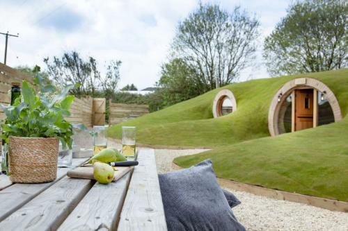 Quackers Hobbit House, The Little Shire, Nr Wells